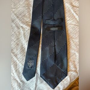 Gucci Navy Chevron Stripe Men’s Tie